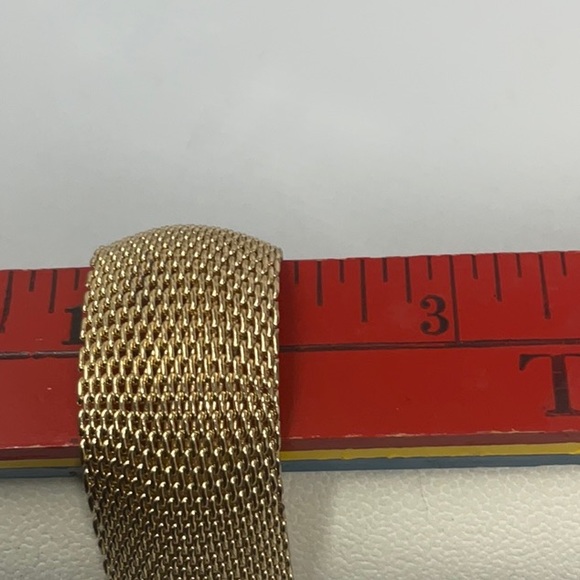 Unisex bold gold-tone mesh bangle bracelet - Picture 4 of 6